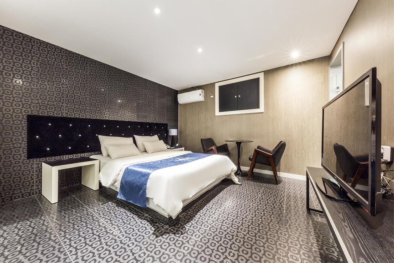 Cheonho Hotel The Blue Seoul Exterior foto